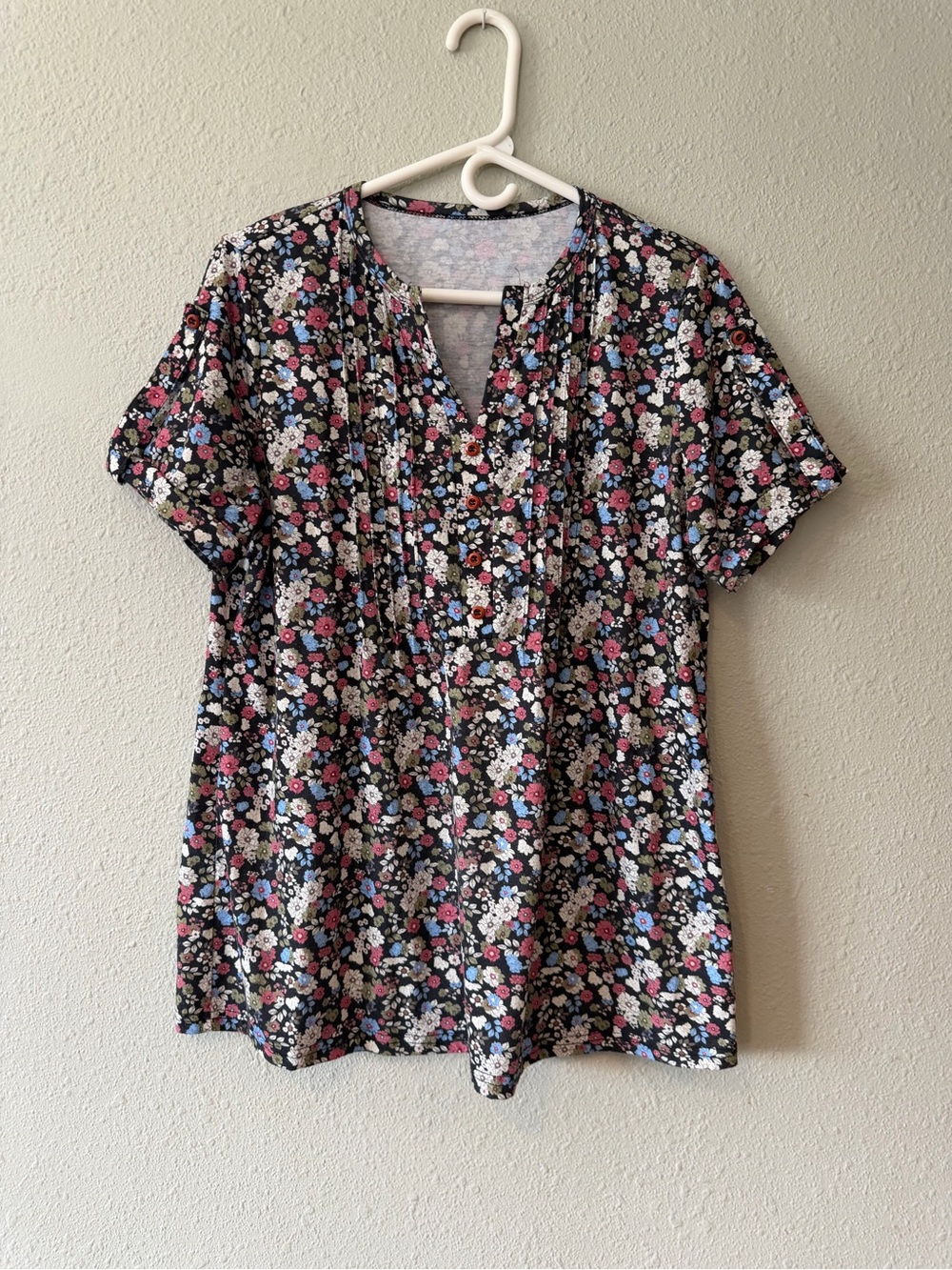 Black Floral V-Neck Short Sleeve Women's Top
